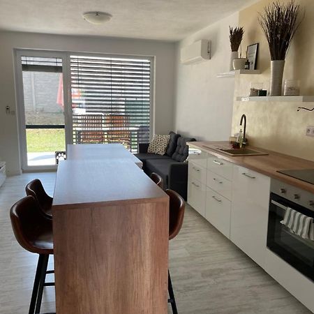 Sunny Apartment On The Lakes Senec Extérieur photo