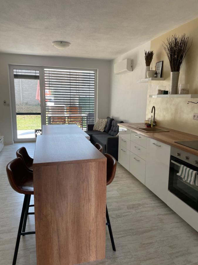 Sunny Apartment On The Lakes Senec Extérieur photo